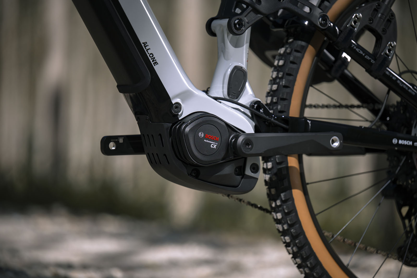 THOK ALL.ONE GONE, motore Bosch Performance Line CX